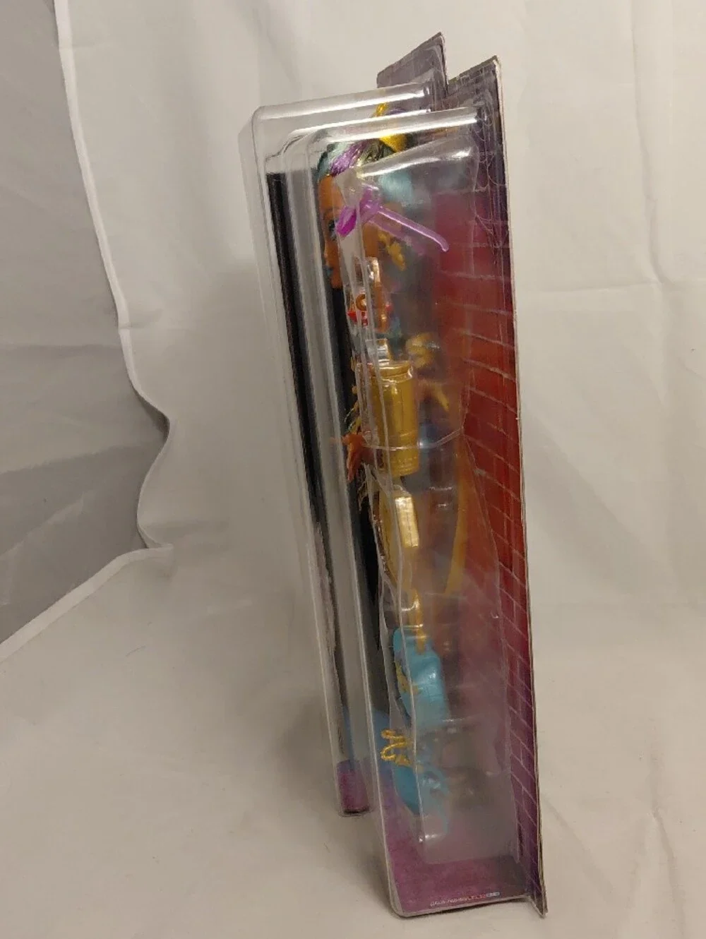 Monster High Nefera De Nile Doll with Pet Scarab Lavish and 7 Accessories